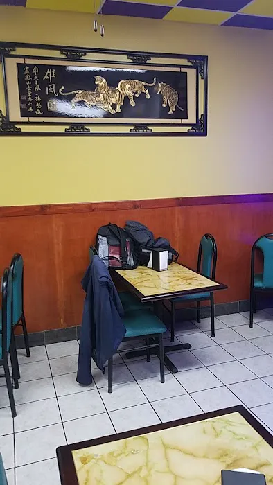 Happy Wok Restaurant 6