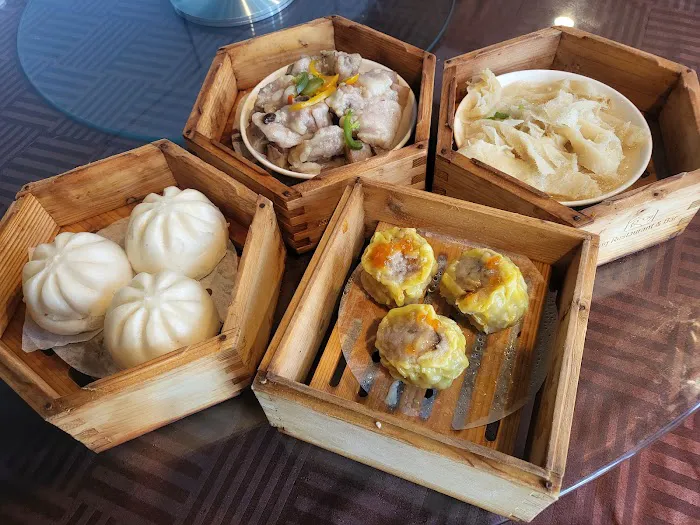 King Restaurant & Bar 8
