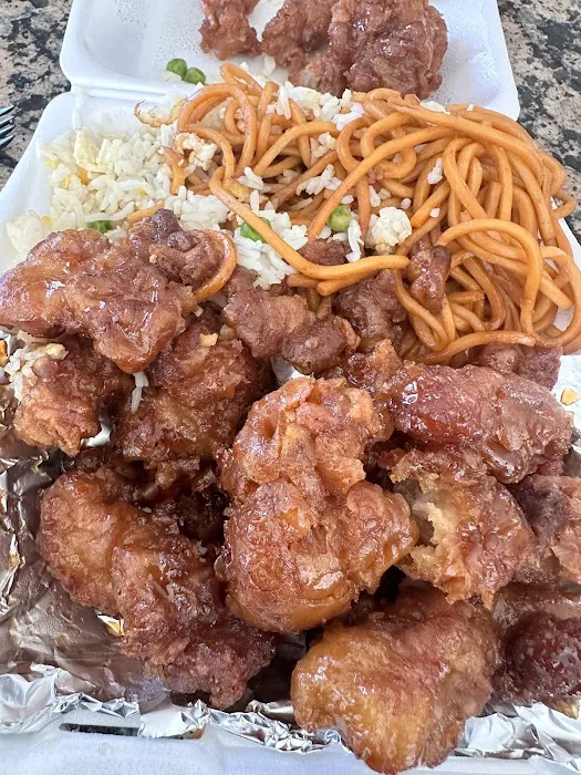 Golden Wok Restaurant 3