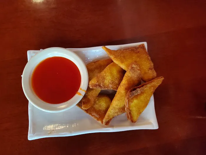 Dragon Den Chinese Restaurant 7