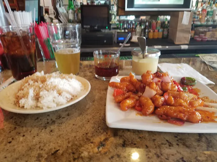 Henry's Chinese Cafe 10