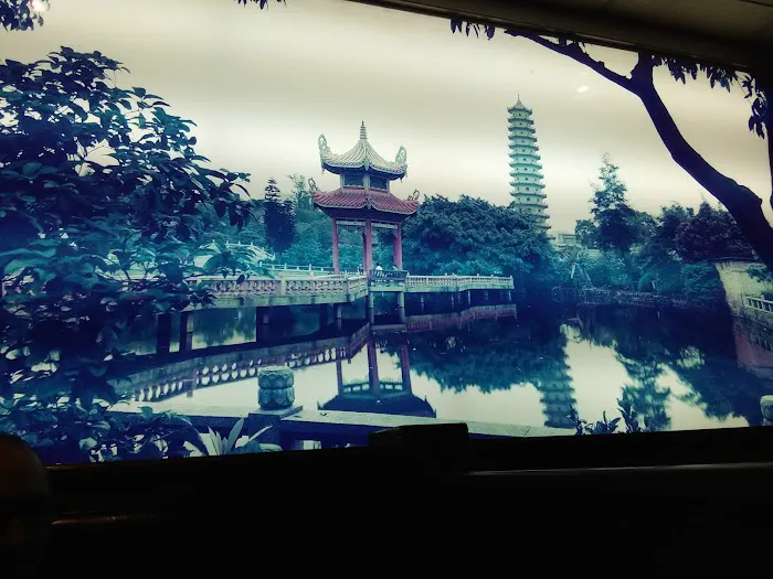 Lee's Chinese Restaurant 10