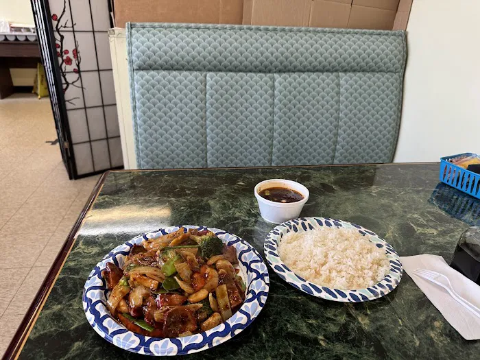 Golden Dragon Chinese Kitchen 6