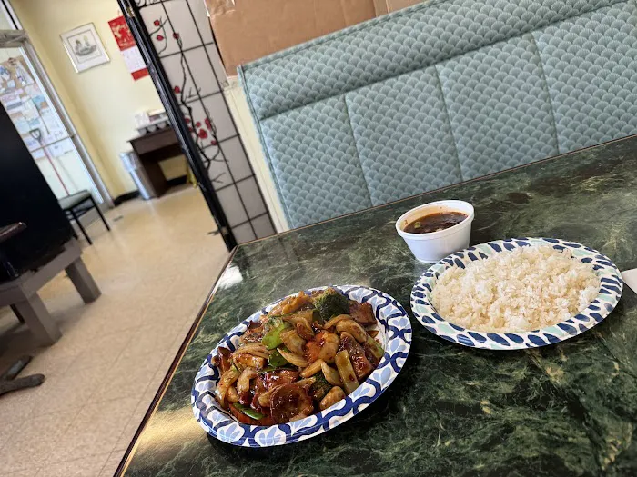 Golden Dragon Chinese Kitchen 3