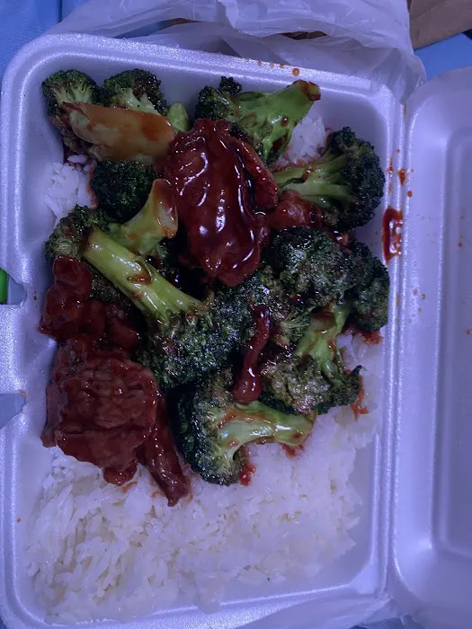 Lucky Wok Restaurant Store 6