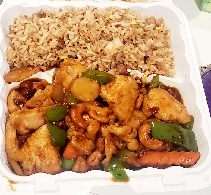 Ming's Cafe 8