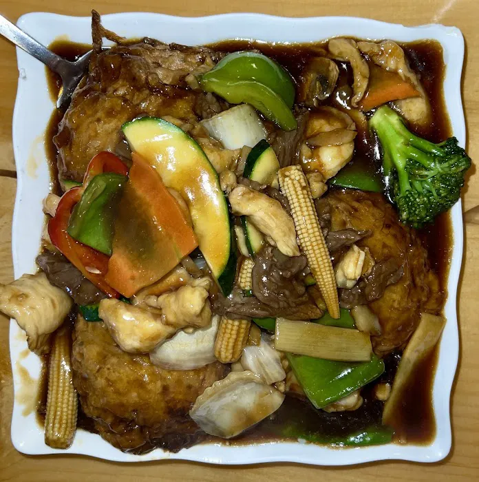 Bonsai's Restaurant 8