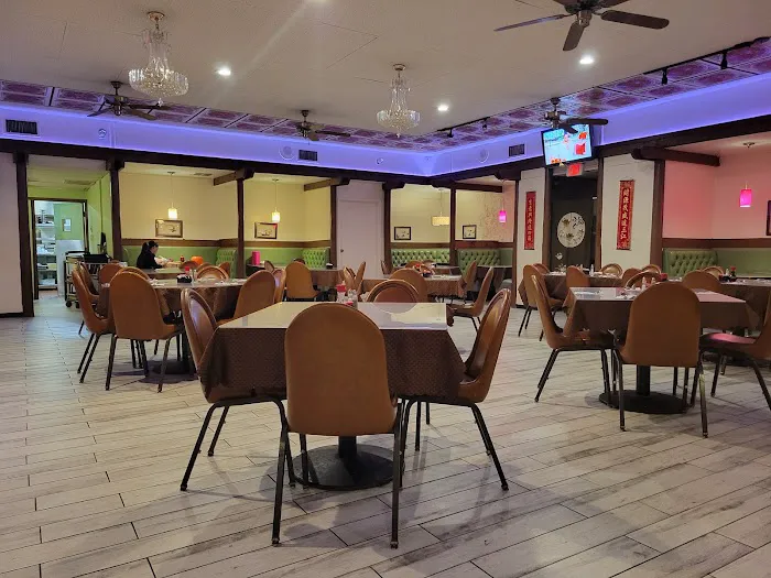 Kwan's Sampan Restaurant 6