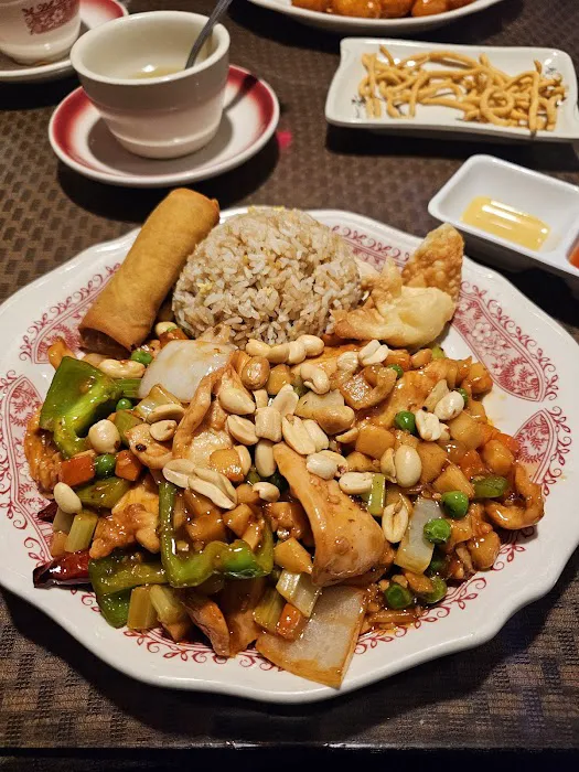 Kwan's Sampan Restaurant 9