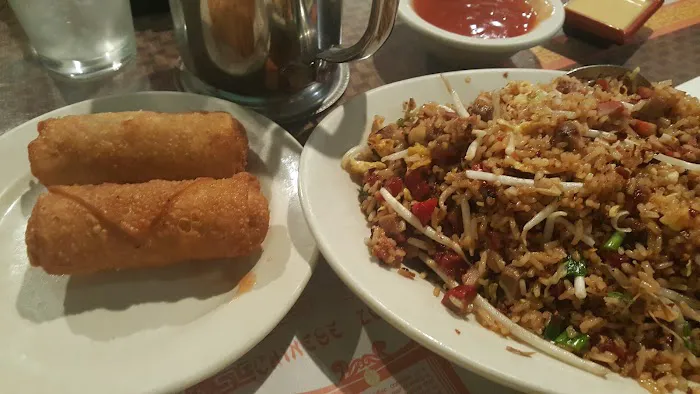 Kwan's Sampan Restaurant 8