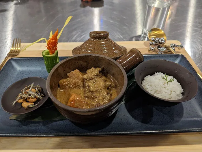 Ling Kitchen 3