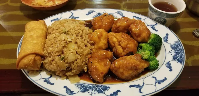Lucky Inn Chinese Restaurant 6