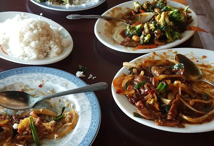 Dragon Hill Chinese Restaurant 10