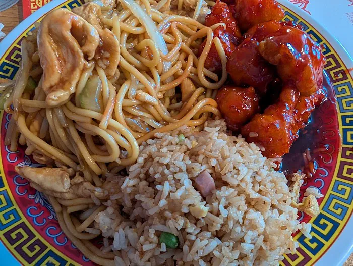 La Choi's Noodle Parlor 8