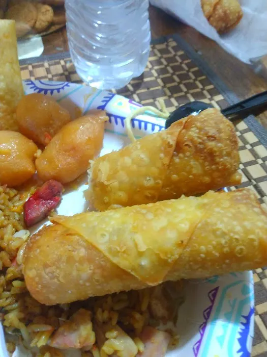 El Cantones Chinese Restaurant 7