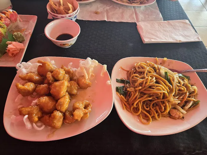 Lantern House Asian Bistro 4