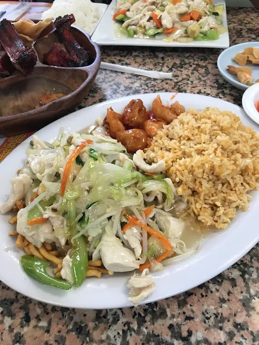 Guang Dong Chinese Restaurant 10