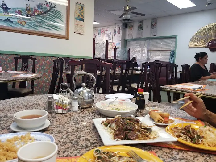 Guang Dong Chinese Restaurant 3