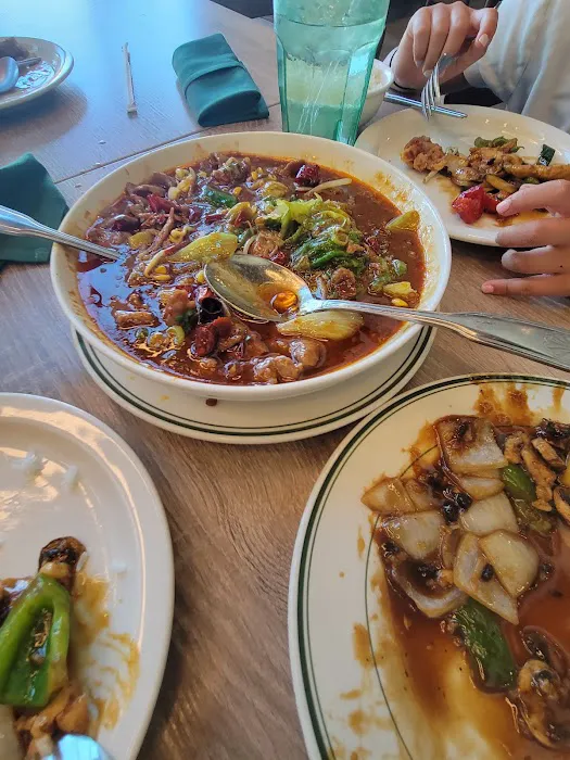 Min’s Bistro Chinese Cuisine 5