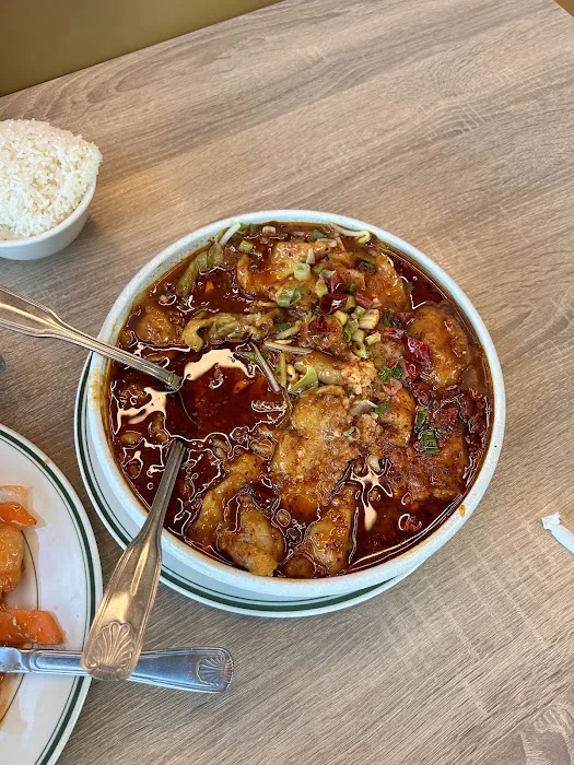 Min’s Bistro Chinese Cuisine 7
