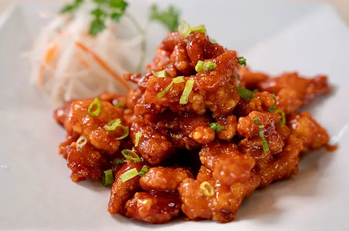 Min’s Bistro Chinese Cuisine 10