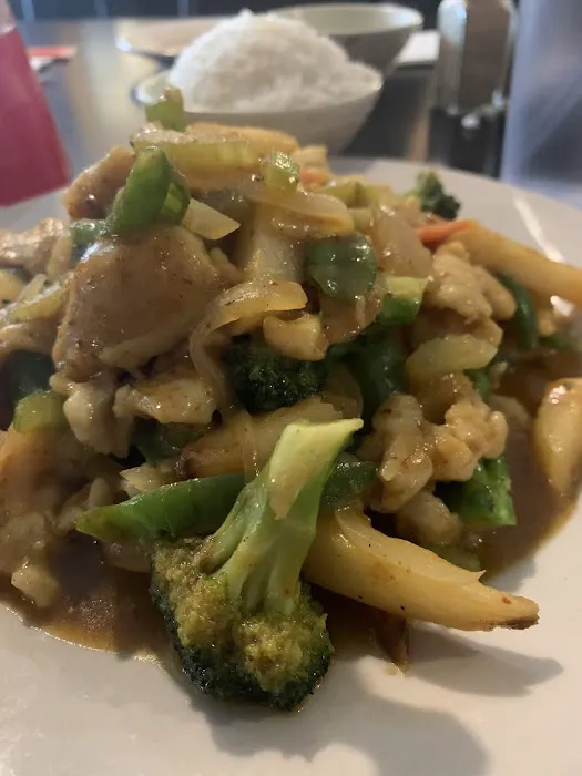 Betty’s Pub & Chinese Restaurant 美玲 9