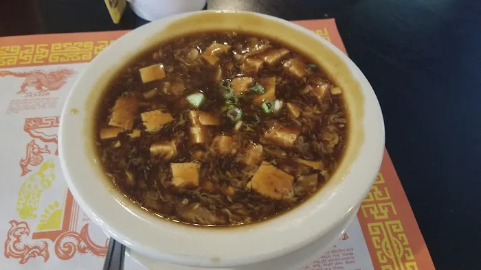 Betty’s Pub & Chinese Restaurant 美玲 4