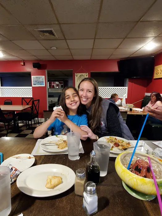 Betty’s Pub & Chinese Restaurant 美玲 2