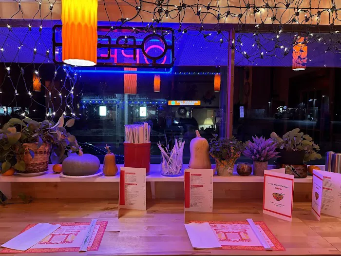Little Wall Restaurant 8