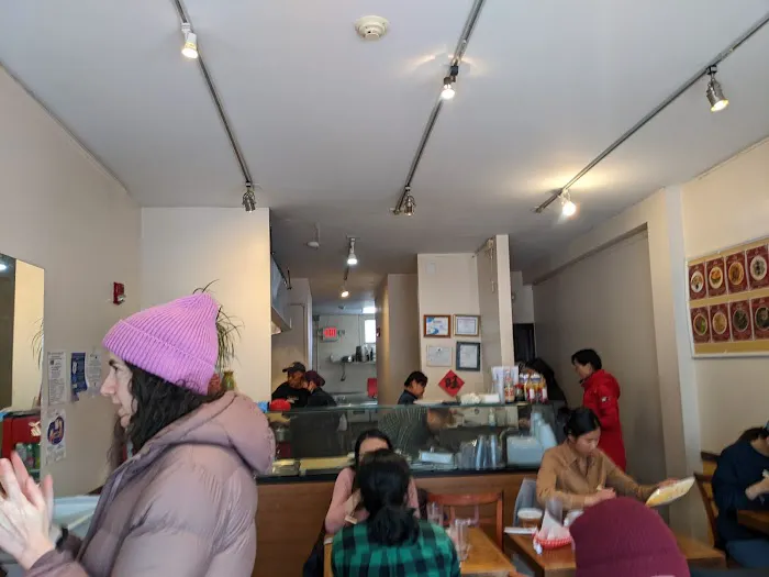 Lili's Restaurant 9