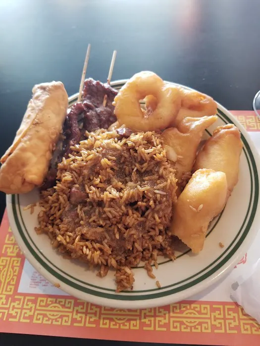 Xin's Chinese Restaurant & Dragon Lounge 9