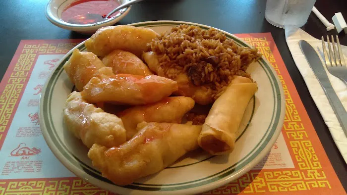 Xin's Chinese Restaurant & Dragon Lounge 10