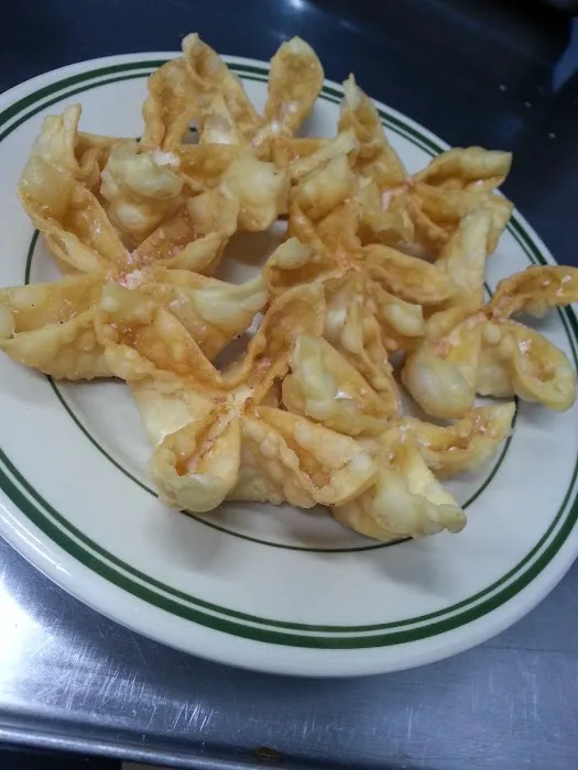 Xin's Chinese Restaurant & Dragon Lounge 7