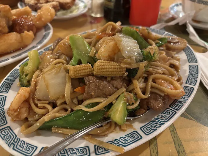 Oriental Triangle Chinese Restaurant & Lounge 1