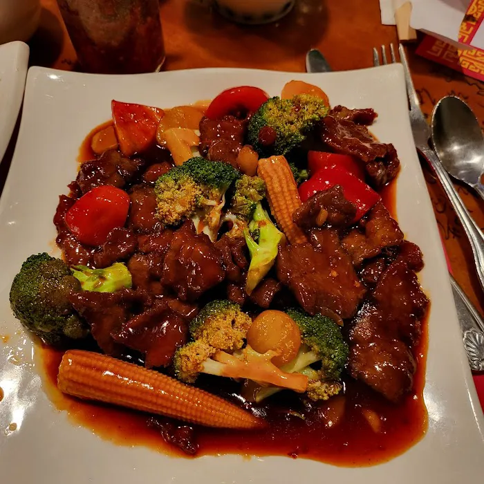Shanghai Tokyo Chinese Restaurant & Sushi Bar 1