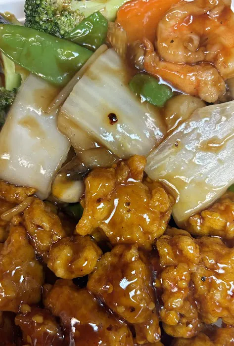 Wok & Roll Chinese Restaurant (Noblesville) 5