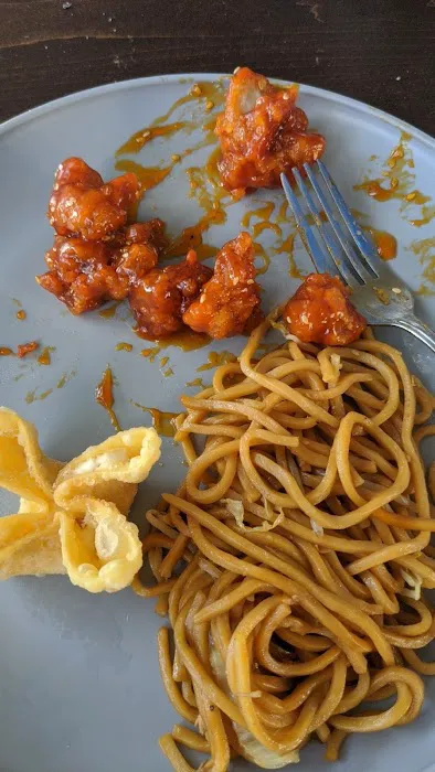 Fong's Chinese Restaurant 8