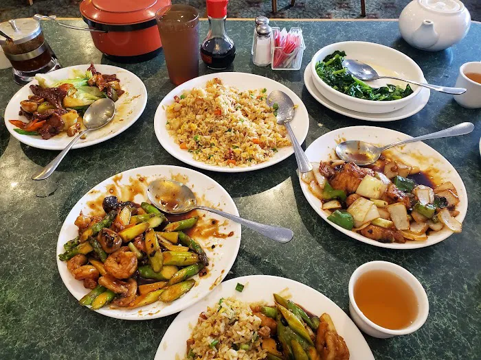 L V Seafood Restaurant 9