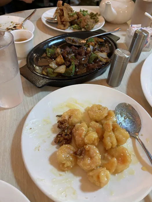 L V Seafood Restaurant 6