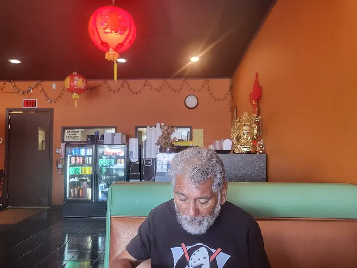 Golden Wall Chinese Cuisine 8