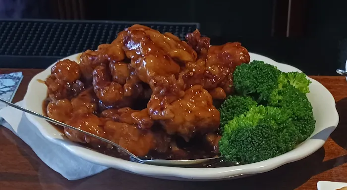 Sister's Chinese Restaurant 8