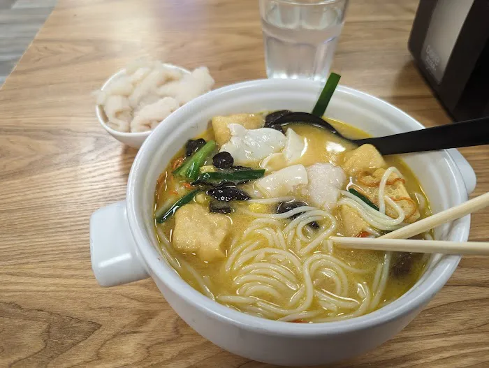 JiBeiChuan Noodle House 季北川花胶鸡米粉 4