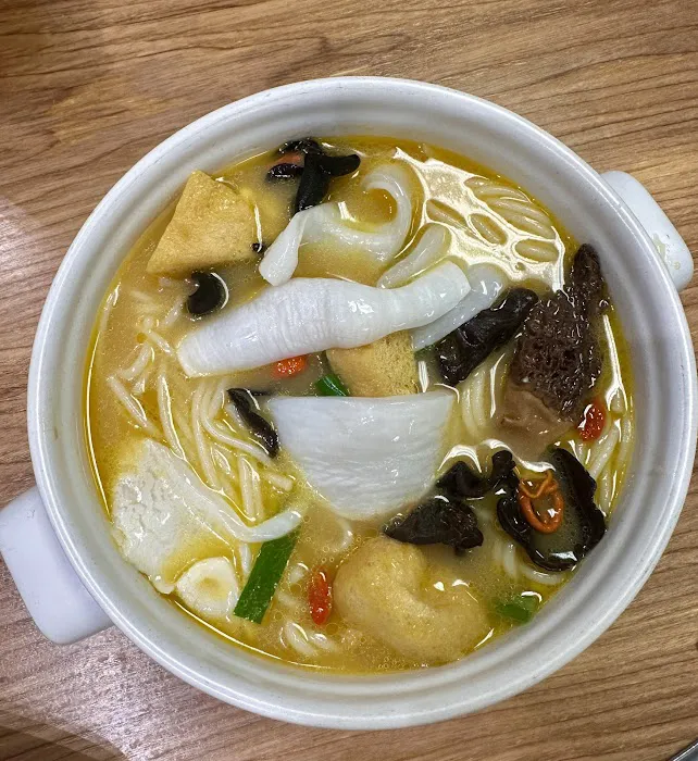 JiBeiChuan Noodle House 季北川花胶鸡米粉 8