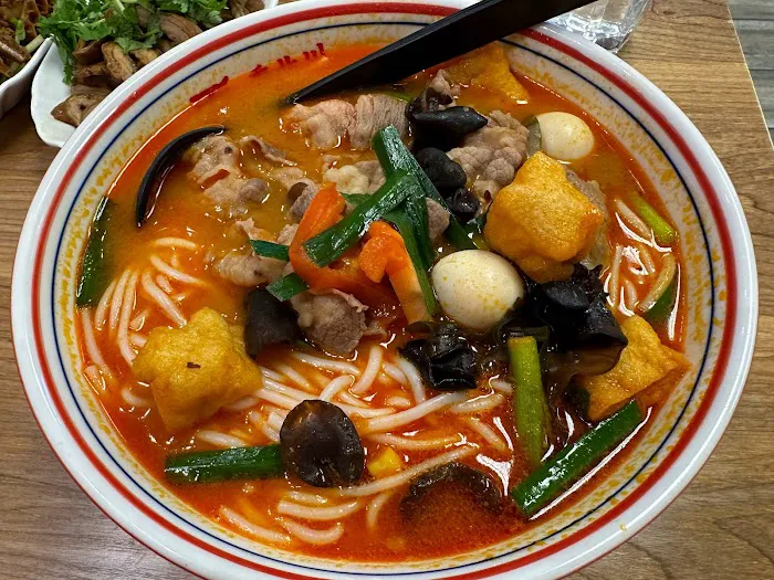 JiBeiChuan Noodle House 季北川花胶鸡米粉 9
