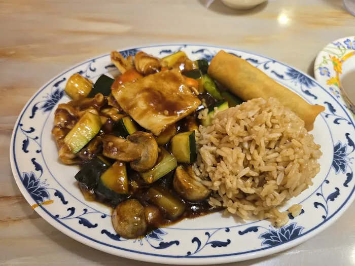 New Golden China Restaurant 4