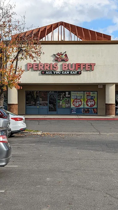 Perris Buffet 4