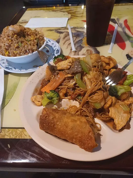 Young's Garden Chinese Restaurant 3