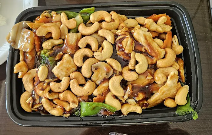 China Wok (next to neighborhood Walmart) 4
