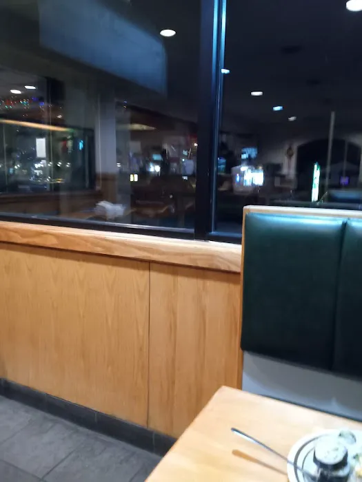 Bee's Buffet 4