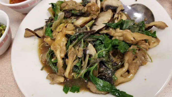 E&J Yummy Kitchen 7
